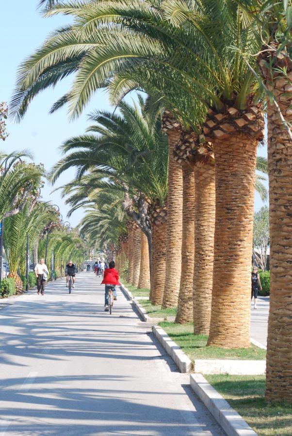 Ostello La Stazione Alba Adriatica Exteriör bild