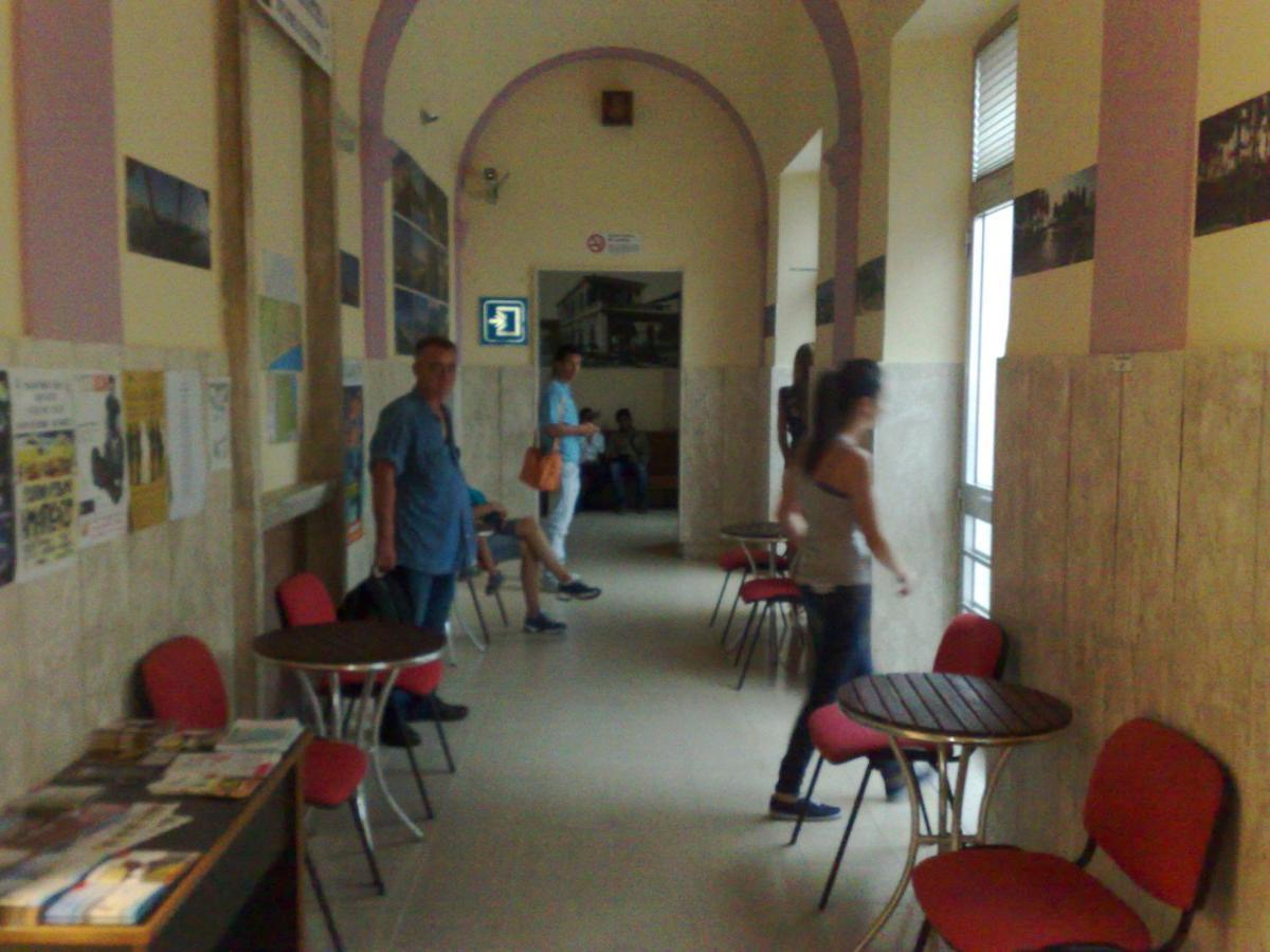 Ostello La Stazione Alba Adriatica Exteriör bild